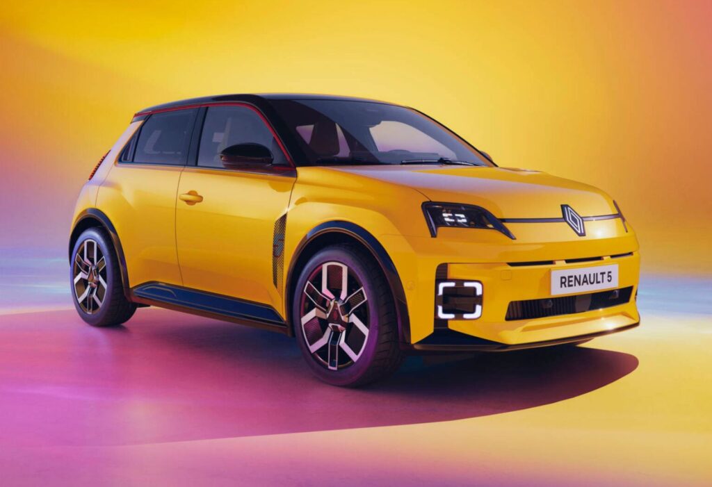 Leuchtend gelber Renault 5 Elektroauto